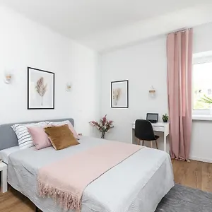 Superapart Nowolipki 23, Unwind In Urban Chic Apartament Warszawa